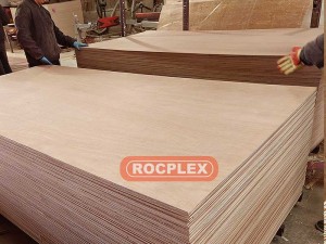 Fast delivery 8 x 4 Sizes Commercial Plywood BB / CC Grade Poplar Core Okoume / Bintangor Birch Plywood 1/2 for Furniture Indoor