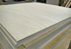 Good User Reputation for China 4X8 Toys Plywood, Basswood Plywood, Staining Birch Plywood/Bleach Poplar Plywood Basswood Plywood